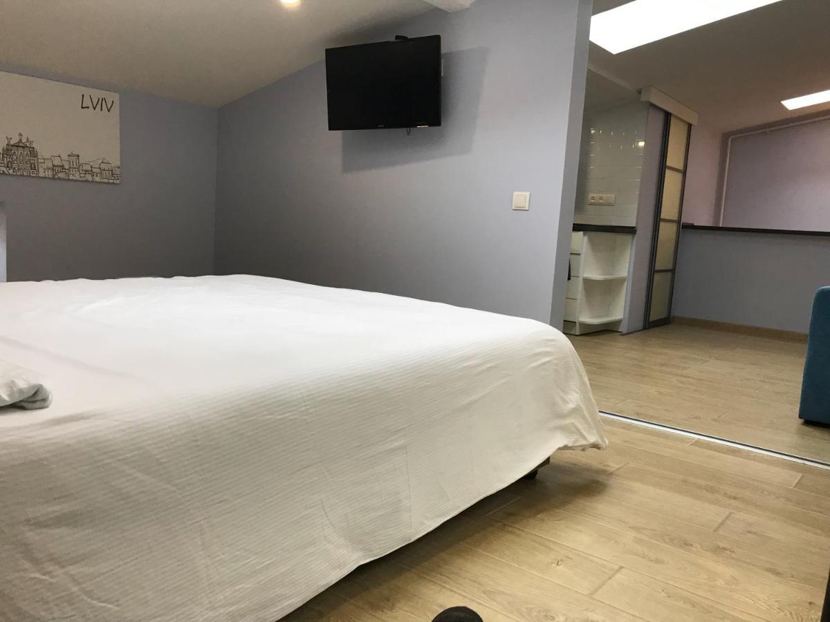 Romantic Lux Vivaldi Suite Svobode Avenue 39 Lwów Zewnętrze zdjęcie